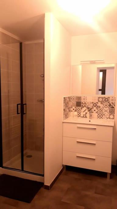 Logement Neuf Et Cosy Proche Centre Ville ชีนง ภายนอก รูปภาพ